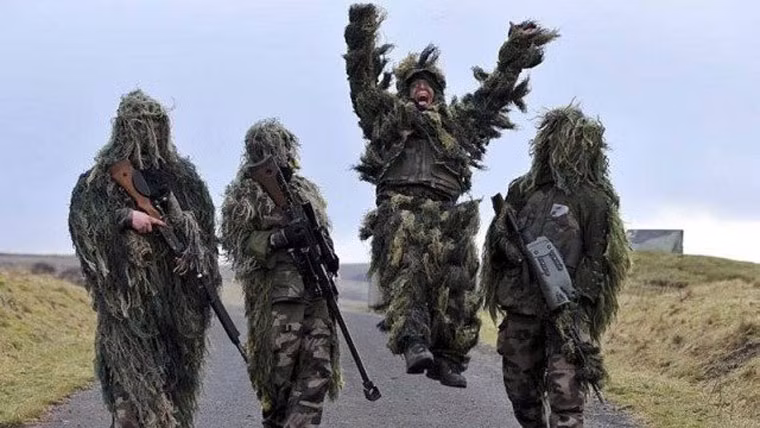 Trong quá trình làm nhiệm vụ, mỗi lính đặc nhiệm chỉ được phép mắc sai lầm nhỏ một lần duy nhất, nếu tái phạm họ sẽ bị trục xuất khỏi đơn vị vĩnh viễn.