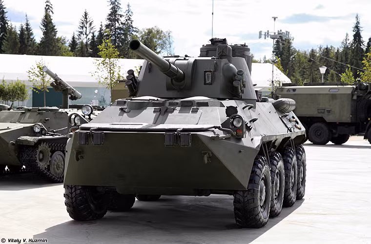 2S23 Nona-SVK được Liên Xô phát triển từ cuối những năm 1980 với việc thay đổi thiết kế khung gầm giúp Nona-SVK có thể được triển khai từ các mẫu trực thăng vận tải hạng nặng của Liên Xô lúc đó. Nhưng các đơn vị pháo cối tự hành 2S23 Nona-SVK đầu tiên lại được sản xuất và chuyển giao cho Quân đội Nga đầu những năm 1990 sau khi Liên Xô đã sụp đổ.