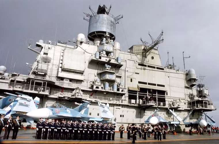 Tổng giám đốc của Tổng công ty đóng tàu nhà nước United của Nga Alexei Rakhmanov cho hay, hợp đồng nâng cấp tàu sân bay Đô đốc Kuznetsov giữa công ty này và Bộ Quốc phòng Nga đã được thảo luận. Theo đó, thời gian dự kiến cho quá trình sửa chữa và nâng cấp tàu Đô đốc Kuznetsov sẽ là hai năm nhưng nó vẫn có thể thay đổi và hệ thống vũ khí trên tàu sẽ được thay thế hoàn toàn.