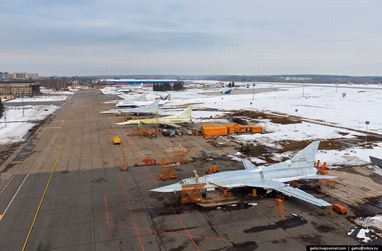 Tu-22M3 là một trong dòng máy bay ném bom chiến lược có khả năng triển khai vũ khí hạt nhân của Không quân và Hải quân Nga hiện tại, nó cũng thuộc top các dòng máy bay ném bom có tốc độ bay nhanh nhất thế giới hơn 2.300km/h với thiết kế cánh cụp cánh xòe.