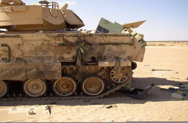 Nếu không tính tới việc bắn hạ những chiếc xe tăng chiến đấu chủ lực hiện đại thì ngày nay RPG-7 luôn hoàn thành tốt vai trò vai trò của mình trên chiến trường khi nó đủ khả năng gây thiệt hại nặng đối với mọi loại phương tiện bọc thép chiến đấu lẫn xe bọc thép chở quân. Điển hình như chiếc xe chiến đấu bộ binh M2 Bradley của Quân đội Mỹ bị RPG-7 của lực lượng nổi dậy bắn hạ tại Iraq trong hình.