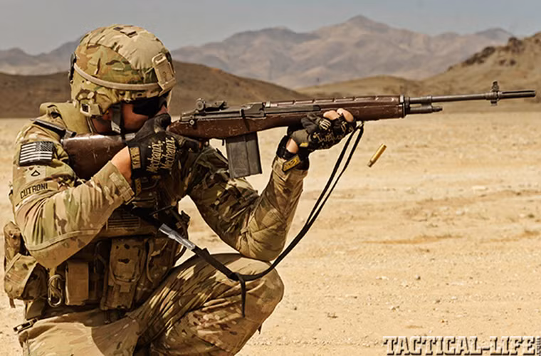 Dù được đánh giá khá tốt, nhưng trên thực tế M21 không dành được mấy thành công trên thị trường vũ khí, và hầu như chỉ có Quân đội Mỹ và Philippines là sử dụng loại súng trường bắn tỉa này. M21 là mẫu súng trường bắn tỉa chính trong Quân đội Mỹ tới năm 1988 sau đó bị thay thế bởi một mẫu súng trường bắn tỉa khác tiên tiến hơn là M24.