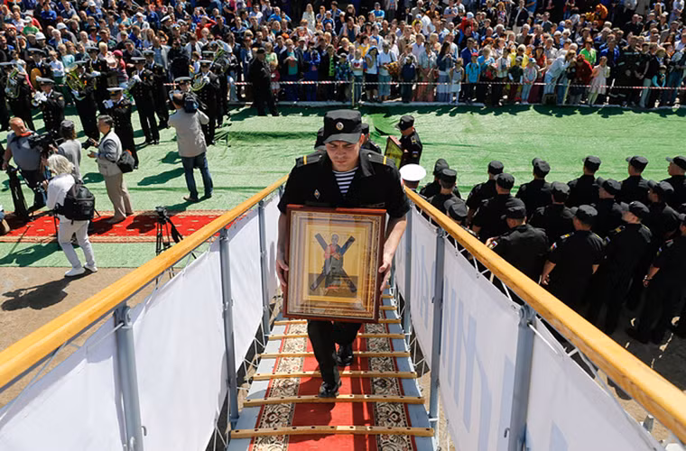 Theo Cục trưởng cục đóng tàu Hải quân Nga Vladimir Tryapichnikov phát biểu trong buổi lễ cho biết, Hải quân Nga rất hài lòng với tiến độ bàn giao các tàu Đô đốc Grigorovich của nhà máy Yantar và đây sẽ là lực lượng xương sống của Hạm đội Biển Đen trong tương lai.