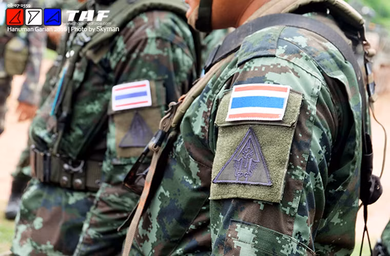 Quân đội Hoàng gia Thái Lan có trong biên chế gần 2.000 xe tăng và xe bọc thép các loại cùng với đó là 400 chiếc được đặt mua đang trong quá trình chuyển giao. Dù có quân số khá hạn chế nhưng Thái Lan vẫn là một trong những nước có tiềm lực quân sự mạnh ở Đông Nam Á.