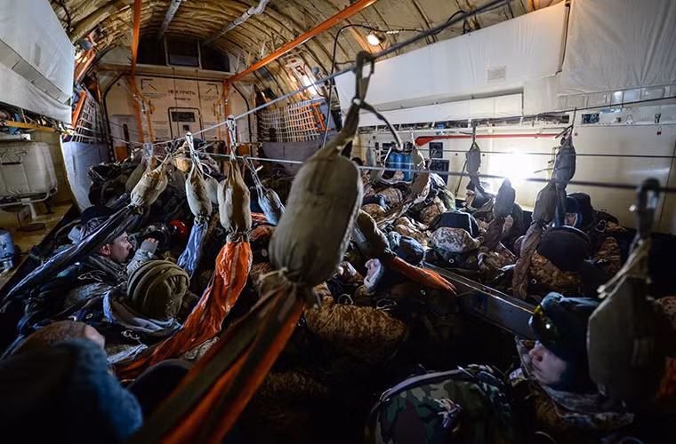 IL-76 là dòng máy bay vận tải quân hạng nặng được Nga triển khai để tham gia đợt tập trận lần này, nó có thể trở theo ít nhất 200 lính dù cùng đầy đủ trang bị. Nguồn ảnh: Star