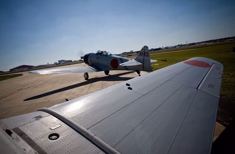 Biến thể A6M2 Type 0 Model 21 được trang bị một động cơ Nakajima Sakae 12 có công suất 950 mã lực với tốc độ bay tối đa có thể đạt hơn 530km/h với thiết kế phần thân bằng hợp kim nhôm siêu nhẹ giúp tăng đáng kể tốc độ của máy bay. Chính tốc độ này cũng đã giúp A6M Zero trở thành mẫu máy bay được sử dụng nhiều nhất trong phi đội Thần Phong (tấn công cảm tử) của Nhật Bản trong giai đoạn cuối của Mặt trận Thái Bình Dương.