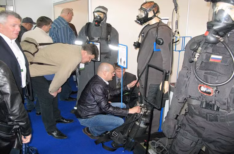 Quân trang dành cho lực lượng người nhái và đổ bộ đường không.