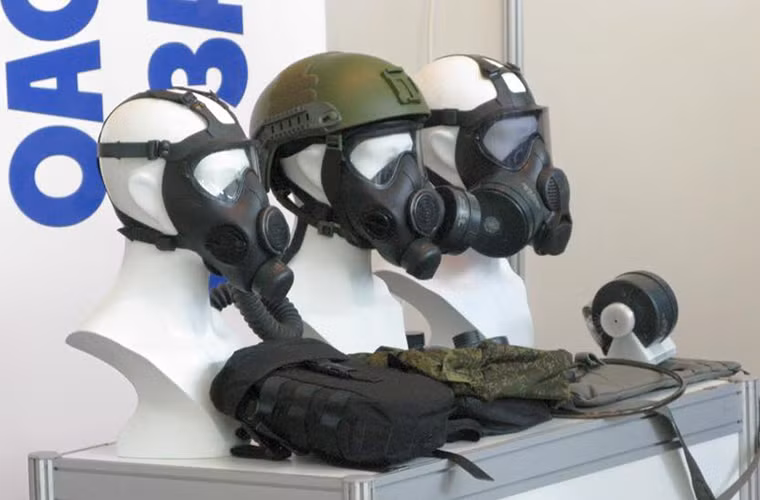 Một số thiết kế mặt nạ phòng độc được trưng bày tại Spetsekipirovka.