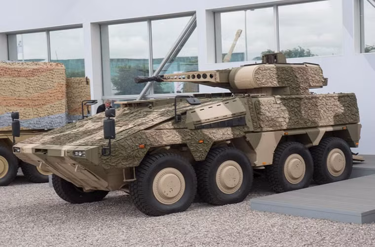 Gian hành của các công ty quốc phòng Đức luôn nổi bật tại Eurosatory 2016, trong hình là xe chiến đấu bộ binh Boxer do hãng KMW chế tạo với một tháp pháo tự động trang bị pháo 30mm.