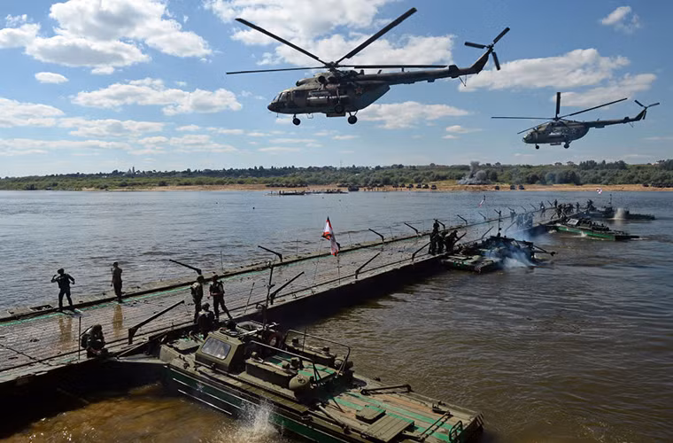 Trong ảnh là phần thi Open Water dành cho các đơn bị công binh tại hội thao năm nay.