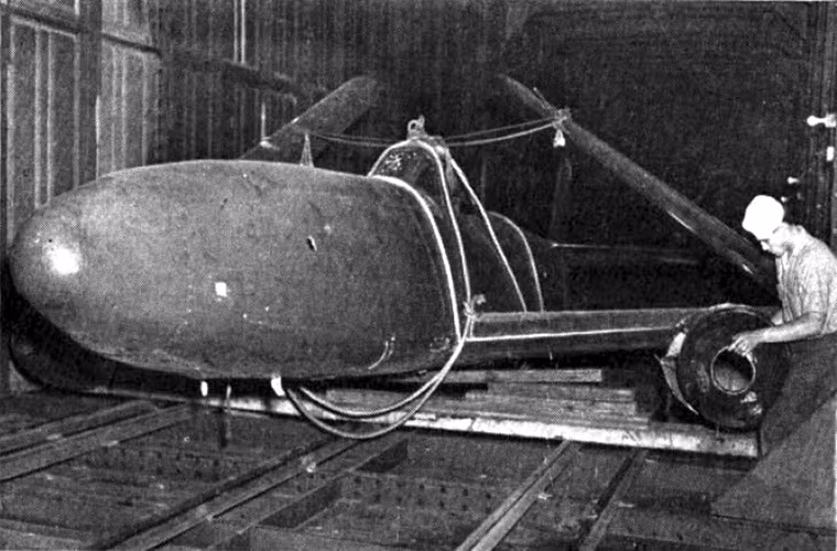 Tuy nhiên mọi cố gắng của Hải quân Nhật Bản trong việc phát triển Nakajima Kikka đã gần như vô ích khi nước này đầu hàng quân Đồng minh 2/9/1945, và điều này kéo theo sự chấm dứt của chương trình phát triển Nakajima Kikka. Và khi Mỹ tiến hành giải giáp quân Nhật thì Nakajima Kikka lại trở thành chiến lợi không thể nào tốt hơn cho chương trình phát triển máy bay chiến đấu phản lực của Quân đội Mỹ. Trong ảnh là một trong hai nguyên mẫu Nakajima Kikka được Quân đội Mỹ chuyển về nước này để nghiên cứu.