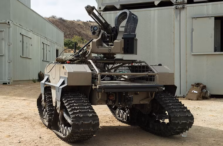 Chet me robot chien dau cua linh thuy danh bo My