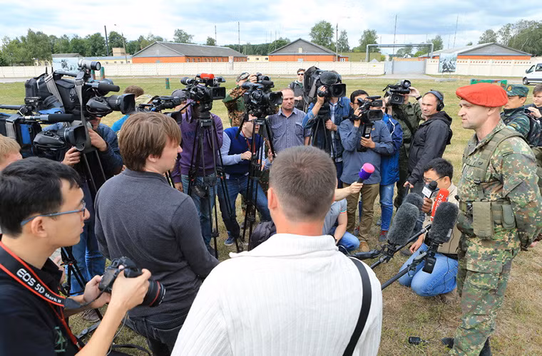 Theo Arms-Expo, như một phần của chương trình huấn luyện chống khủng bố chung giữa Nga và Trung Quốc mang tên “Hợp tác 2016”, một đơn vị cảnh sát vũ trang Trung Quốc đã đến trung tâm huấn luyện đặc nhiệm 604 để tham gia khóa huấn luyện đặc biệt với lực lượng Vệ binh Quốc gia Nga.