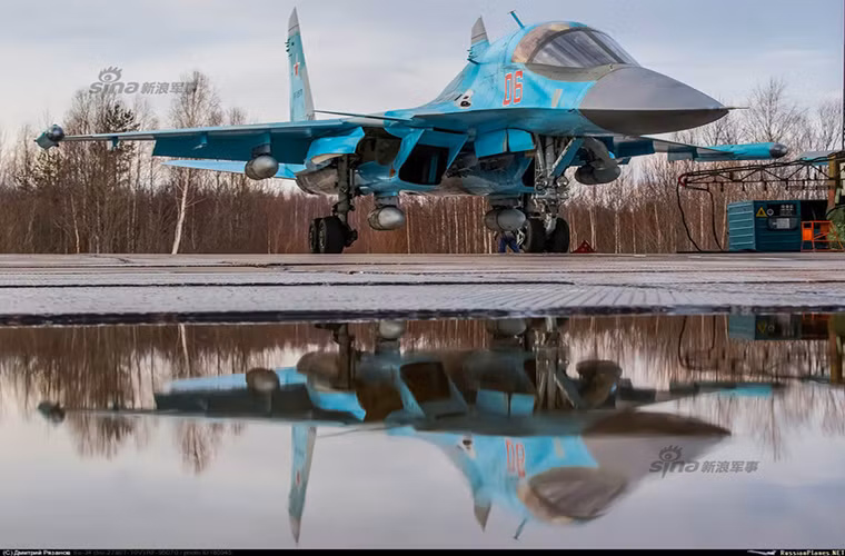 Đi cùng với đó là việc đưa vào trang bị hàng loạt máy bay chiến đấu mới như Su-34 tiêm kích bom hiện đại nhất thế giới hiện nay.