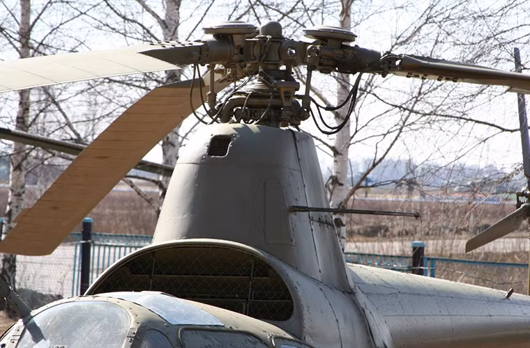 Điểm sáng của trực thăng Mi-1 còn nằm ở động cơ Ivchenko AI-26V của nó. Với công suất 575 mã lực, AI-26V giúp Mi-1 có thể đạt vận tốc tối đa lên tới 185km/h với tầm hoạt động lên tới 430km. Tuy nhiên trần bay của Mi-1 vẫn còn khá hạn chế khi chỉ ở mức 3.500m khiến nó dễ dàng bị bắn hạ bởi hệ thống pháo phòng không thông thường của đối phương.