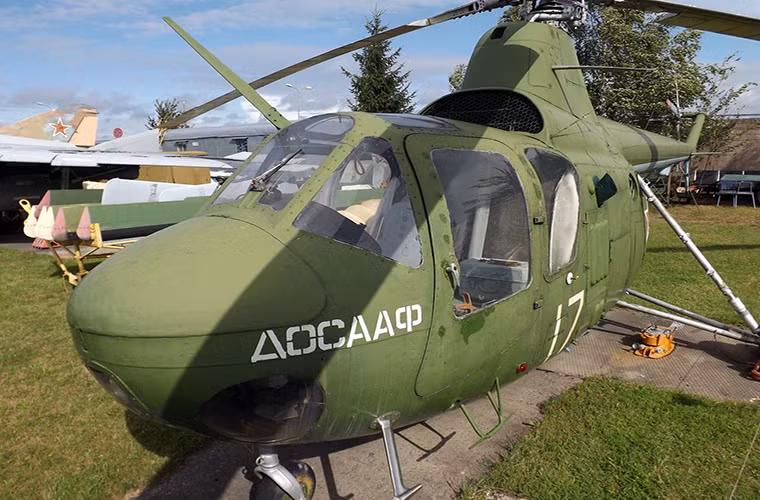 Ngoài việc được sản xuất ở Liên Xô, Mi-1 còn được sản xuất với số lượng lớn ở Ba Lan với hơn 1.500 chiếc và nó còn có tên gọi khác là SM-1. Thiết kế cơ bản giữa SM-1 và Mi-1 vẫn được giữ nguyên với chiều dài gần 13m, cao 3.3m và sử dụng trục nâng với 3 cánh quạt chính.