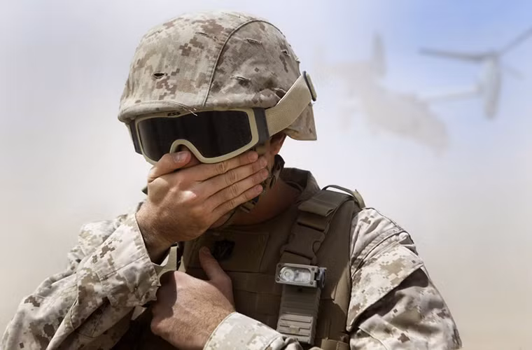 "Bạn không thể ngăn tất cả mọi người thấy được sự thật tàn bạo, vì nếu họ bắt đầu sống trong thế giới đầy màu hồng thì mọi chuyện đang trở nên xấu đi”.