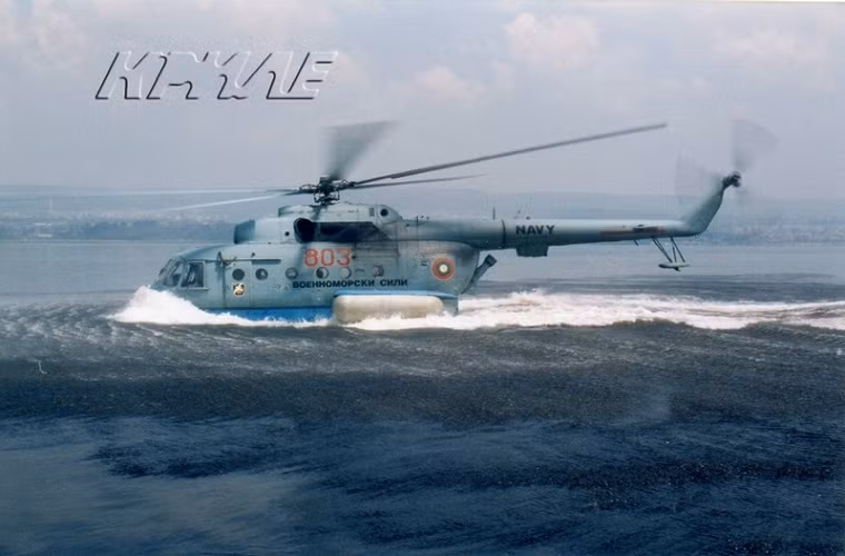 Trực thăng săn ngầm Mi-14 được Liên Xô đưa vào trang bị từ năm 1975 với khoảng hơn 230 chiếc được sản xuất trong giai đoạn 1974-1986 và phục vụ chủ yếu trong Hải quân Liên Xô. Nó cũng được Liên Xô xuất khẩu sang một số quốc gia khác trong Chiến tranh Lạnh.