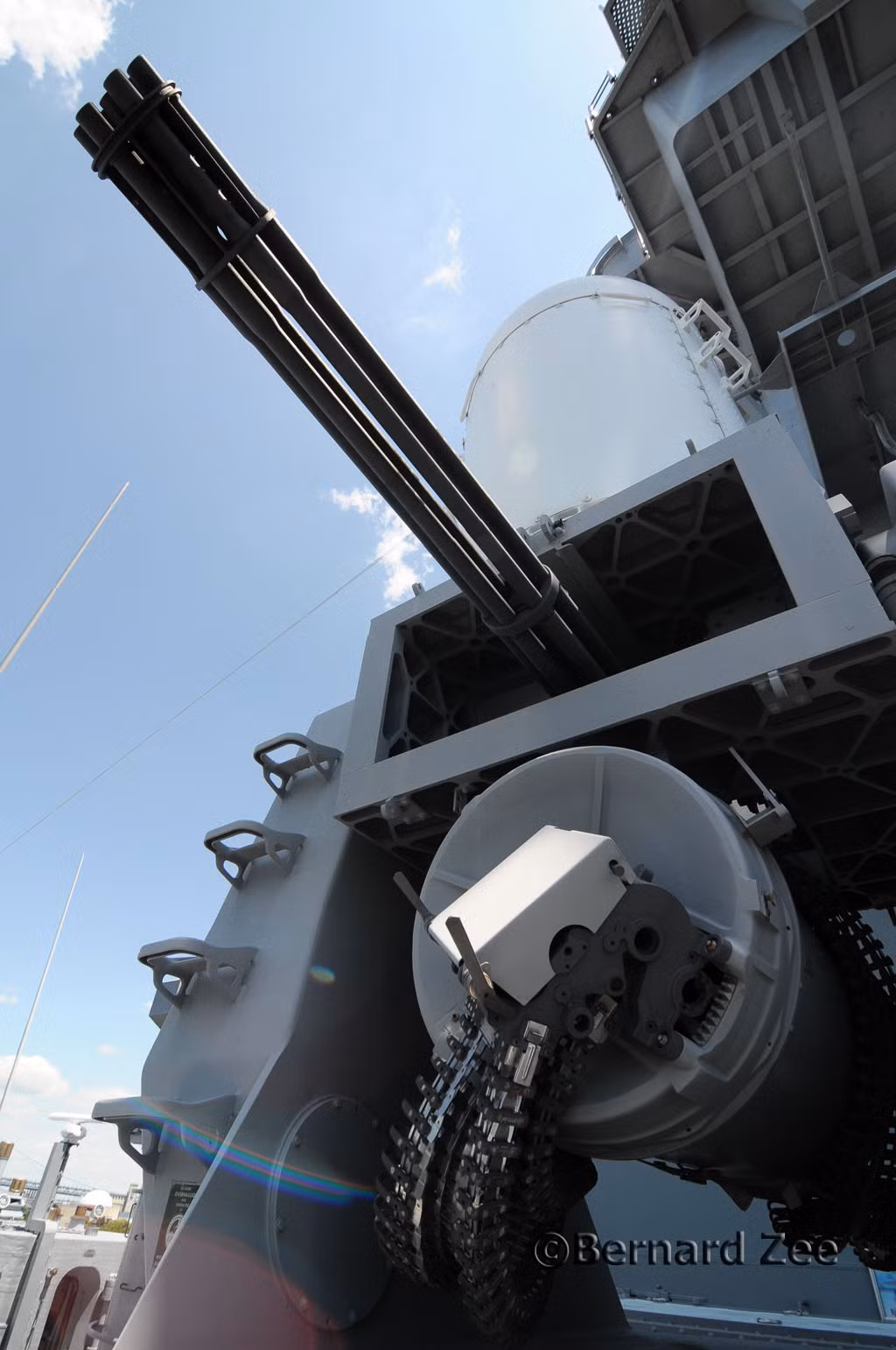 Theo hãng thông tấn Yonhap của Hàn Quốc, Triều Tiên đang dần thay thế các mẫu pháo kiểu cũ do Liên Xô sản xuất trên tàu chiến của nước này bằng các loại súng máy kiểu Gatling cỡ nòng 14.5mm và pháo 30mm. Ước tính đã có khoảng 380 tàu tuần tra của Bình Nhưỡng được trang bị dòng súng máy hạng nặng này.