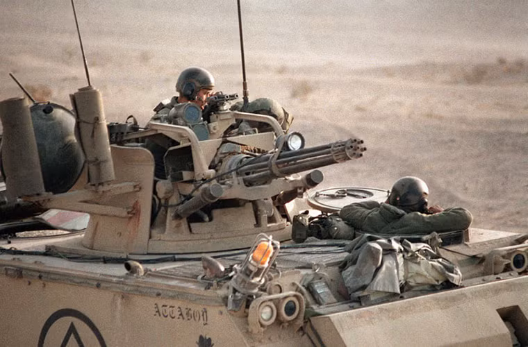 Trang Navy Recognition dẫn lời chuyên gia phân tích quân sự Stelios Kanavakis cho biết, giới chức Mỹ đang đau đầu tìm hiểu vì sao Triều Tiên sở hữu được công nghệ chế tạo súng máy kiểu Gatling của nước này và quan trọng hơn là trang bị chúng trên các tàu tuần tra cao tốc hoạt động gần biên giới với Hàn Quốc.