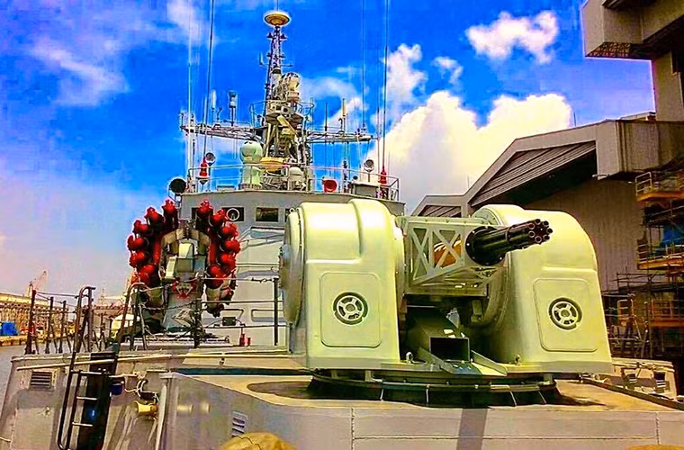 Có một điều khá trớ trêu là Hải quân Indonesia vừa mới nâng cấp một số tàu Parchim với tổ hợp vũ khí đánh chặn tầm gần Type 730 mua từ Trung Quốc và giờ đây các tàu này lại bắn cảnh cáo tàu cá Trung Quốc. Điều này nhiều khả năng sẽ tác động lớn đến mối quan hệ hợp tác quốc phòng giữa Bắc Kinh và Jakarta.