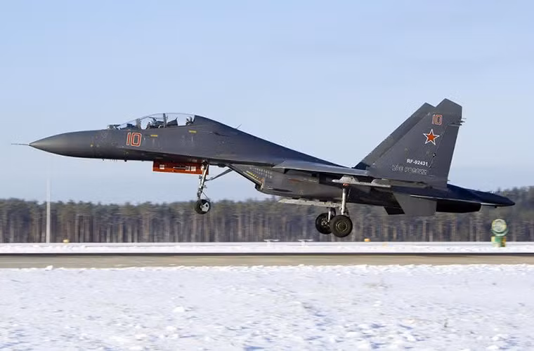 Đến nay Su-27UB và các biến thể của nó vẫn là một trong những mẫu máy bay huấn luyện chính của Không quân và Hải quân Nga với hơn 50 chiếc.