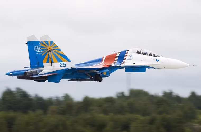 Nhưng sau đó thiết kế thay đổi của Su-27UB lại không đạt được các yêu cầu do Không quân Liên Xô đề ra, trong khi đó thiết kế những chiếc Su-24 lại vượt trội hơn hẳn cho nhiệm vụ tấn công mặt đất. Dù vậy Sukhoi vẫn không từ bỏ kế hoạch chuyển đổi Su-27UB với một thiết kế mới có tên Su-27IB vào năm 1983, và phải đến tận năm 1994 biến thể này mới được sản xuất thử nghiệm với tên gọi mới là Su-34.