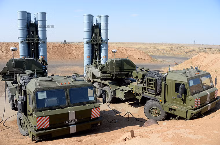 Dàn tổ hợp phóng di động 5P85 trong đợt tập trận chung Nga-Ấn. Nguồn ảnh: Sina