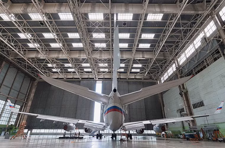 Truyền thông Phương Tây bắt đầu đưa tin về chiếc máy bay “Ngày tận thế” thế hệ tiếp theo của Nga sau khi Bộ Quốc phòng Nga công bố kế hoạch đưa vào trang bị máy bay chỉ huy trên không thế hệ mới được phát triển dựa trên IL-96-400 trong năm nay.