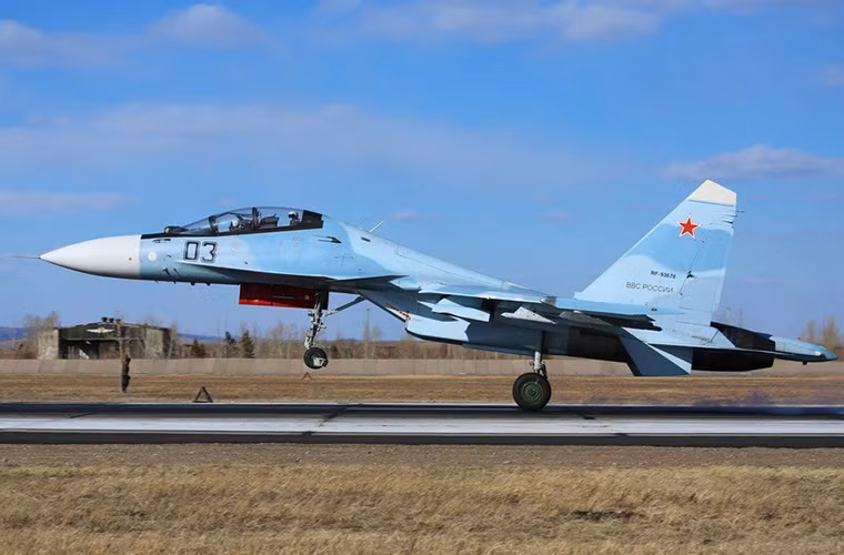 Không quân Nga đang thử nghiệm sức mạnh của dòng tiêm kích đa năng này tại chiến trường Syria nhưng với nhiệm vụ chủ yếu là hộ tống các phi đội máy bay ném bom.