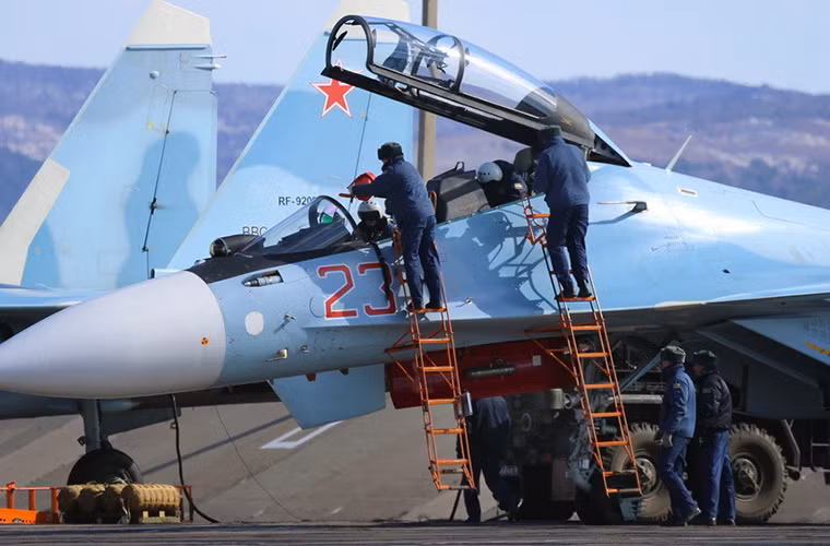 Tiêm kích Su-30SM được xếp vào dòng máy bay chiến đấu thế hệ 4++ của Nga thậm chí nó còn được đánh giá ngang ngửa so với Su-35, đây cũng là biến thể hiện đại nhất trong dòng tiêm kích đa năng Su-30 một trong những dòng chiến đấu cơ bán chạy nhất của Nga.