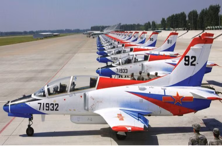 Không quân Trung Quốc hiện đang có trong biên chế hơn 190 chiếc JL-8 với nhiều biến thể khác nhau. Nguồn ảnh: Sina