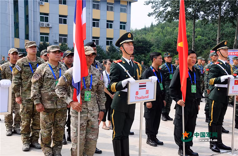 Được biết, đại diện của Việt Nam tham gia “Blade” là các chiến sĩ đến từ lực lượng Cảnh sát Cơ động (CSCĐ) trực thuộc Bộ Công An Việt Nam. Tranh tài cùng các chiến sĩ CSCĐ Việt Nam là 39 tay súng bắn tỉa khác đến từ 15 quốc gia.