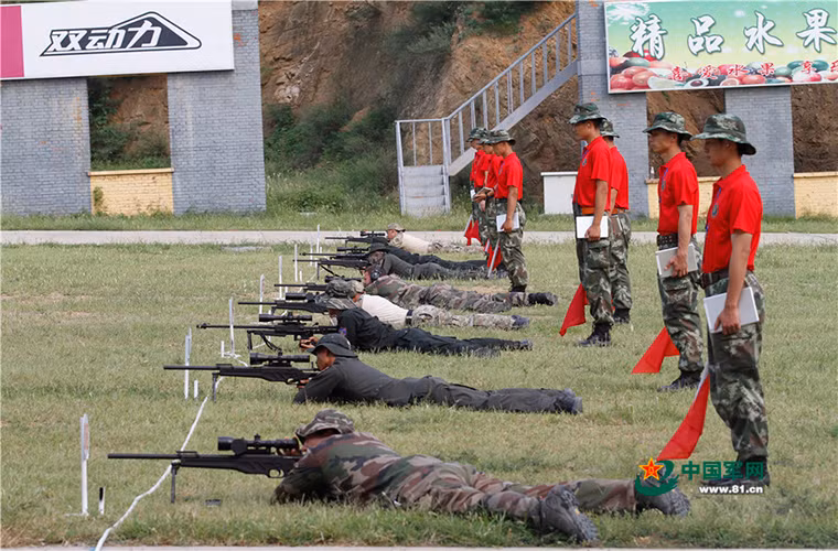 Điều gây bất ngờ tại cuộc thi này chính là mẫu súng bắn tỉa đặc biệt được các chiến sĩ CSCĐ sử dụng tham gia tranh tài và dựa trên hình dáng và thông tin ban đầu thì nhiều khả năng đó chính là dòng súng bắn tỉa Brugger &amp; Thomet APR do hãng Brugger &amp; Thomet của Thụy Sĩ chế tạo.