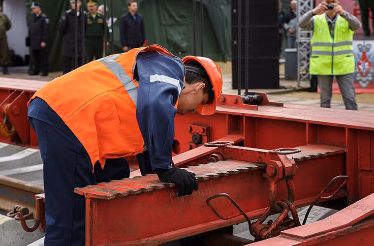 Tuyến đường sắt Zhuravka – Millerovo không chỉ mang ý nghĩa về mặt phát triển kinh tế mà còn cả đảm bảo cả an ninh quốc gia của Nga, cũng như giúp Moscow không bị tác động bởi các đòi hỏi vô lý từ Kiev đối với tuyến đường sắt cũ. Nguồn ảnh: Bộ Quốc phòng Nga