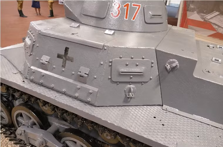 Vai trò của Panzer I sau đó chỉ là mẫu xe tăng hổ trợ trên chiến trường như bảo vệ các đoàn xe hậu cần, cứu kéo hoặc trở thành các lô cốt di động.