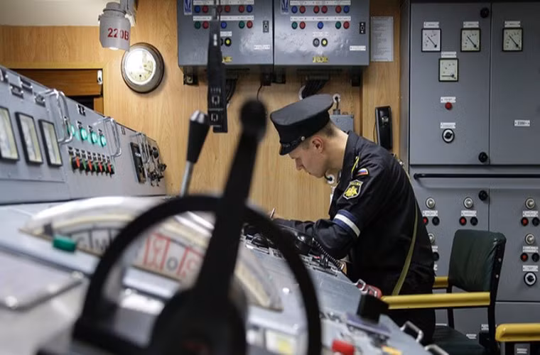 Giống như nhiều hạm đội khác của Nga, Hạm đội Biển Đen có thời gian hoạt động đã hơn 300 năm, nó được thành lập từ ngày 13/5/1783 hoạt động liên tục cho tới nay và tham gia hầu hết mọi cuộc chiến có sự tham gia của Hải quân Đế quốc Nga, Hải quân Liên Xô và Hải quân Nga sau này.