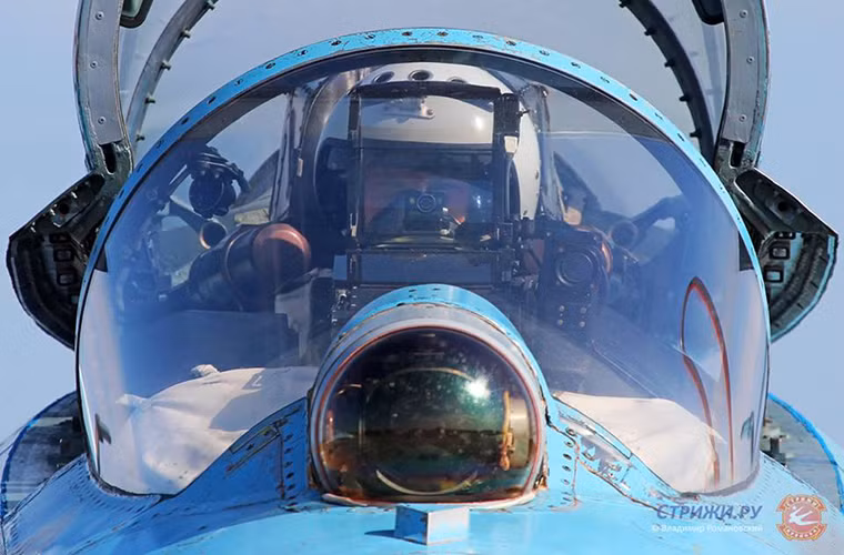 Vòng loại Aviadarts 2016 năm nay được Không quân Nga tổ chức tại trung tâm thử nghiệm bay Chauda trên bán đảo Crimea với sự tham gia của 59 đội bay đến từ các đơn vị không quân, lục quân và không quân hải quân của Nga. Mỗi dòng máy bay sẽ có từng thi phần khác nhau từ chiến đấu cơ cho đến trực thăng vũ trang thậm chí là cả máy bay vận tải quân sự. Nguồn ảnh: Vladimir Romanovsky