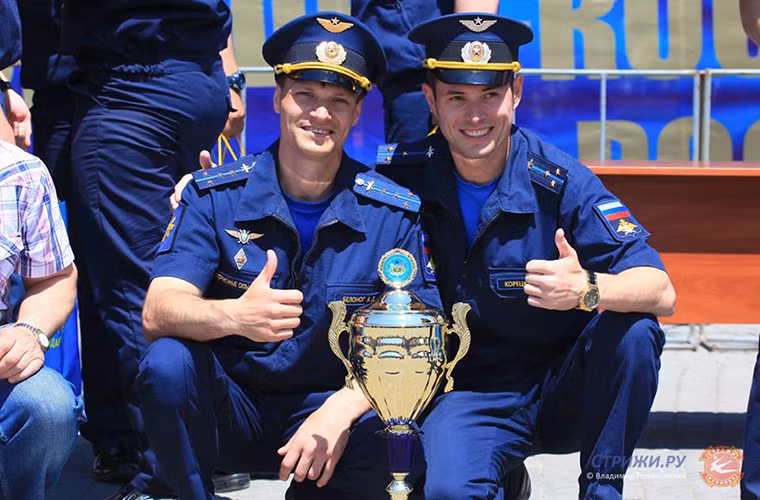 Nụ cười của các phi công Nga sau khi dành chiến thắng tại Aviadarts 2016. Nguồn ảnh: Vladimir Romanovsky