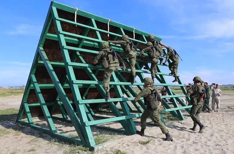 Trong ảnh là một chướng ngại vật sẽ được sử dụng tại “Marine Troopers-2016”.