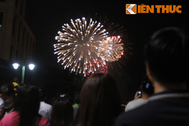 Ấn tượng đêm pháo hoa mừng lễ 30/4 tại TP HCM.