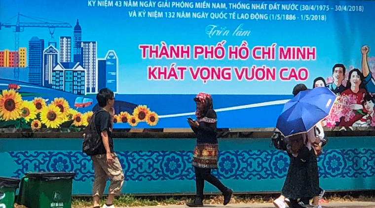 Khách quốc tế tham quan TP trong những ngày cả nước đang kỷ niệm 43 năm ngày thống nhất đất nước. 