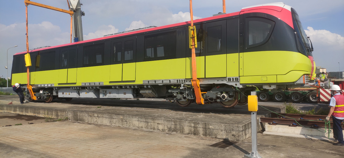 Cũng trong tờ trình, Hà Nội xin điều chỉnh sơ bộ tổng mức đầu tư dự án từ 32.910 tỉ đồng lên thành hơn 34.826 tỉ đồng (tăng 1.916 tỉ đồng). Về nguyên nhân khiến tổng mức đầu tư phải điều chỉnh, theo UBND TP. Hà Nội, có một phần do sự biến động của tỷ giá quy đổi trong quá trình thanh toán khối lượng thực hiện dự án.