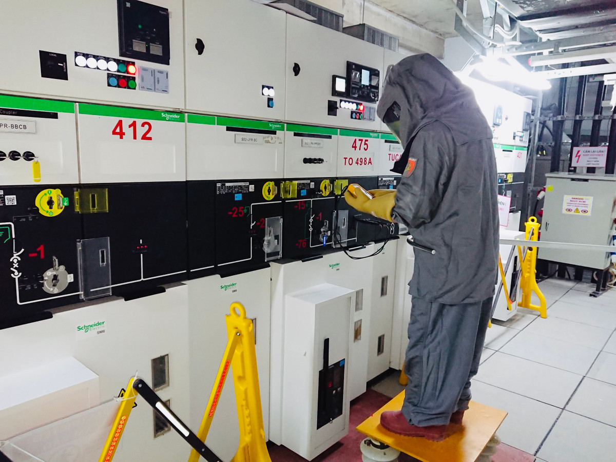 Nguyên nhân chính khiến dự án bị chậm tiến độ là do công tác lãnh đạo, chỉ đạo điều hành của UBND TP. Hà Nội còn chưa sát sao, quyết liệt; chậm trễ, vướng mắc về giải phóng mặt bằng, di dời hạ tầng kỹ thuật; năng lực thực hiện dự án của chủ đầu tư còn hạn chế, chưa am hiểu hết và đầy đủ về công nghệ, chưa có thực tiễn quản lý, điều hành dự án có quy mô lớn, có tính kinh tế - kỹ thuật cao, phức tạp...