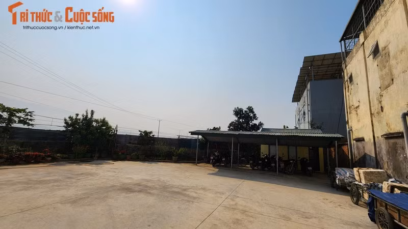 “Bien” dat nong nghiep thanh ben xe Ban Phu: 