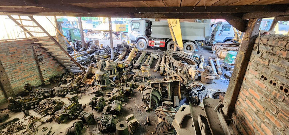 Quang Ninh: “Lo” bat cap sau vu chay xuong “mo” xe o to cu-Hinh-2