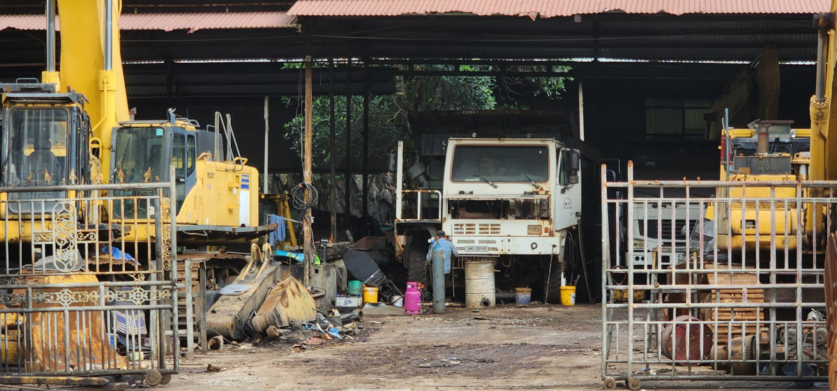 Quang Ninh: “Lo” bat cap sau vu chay xuong “mo” xe o to cu