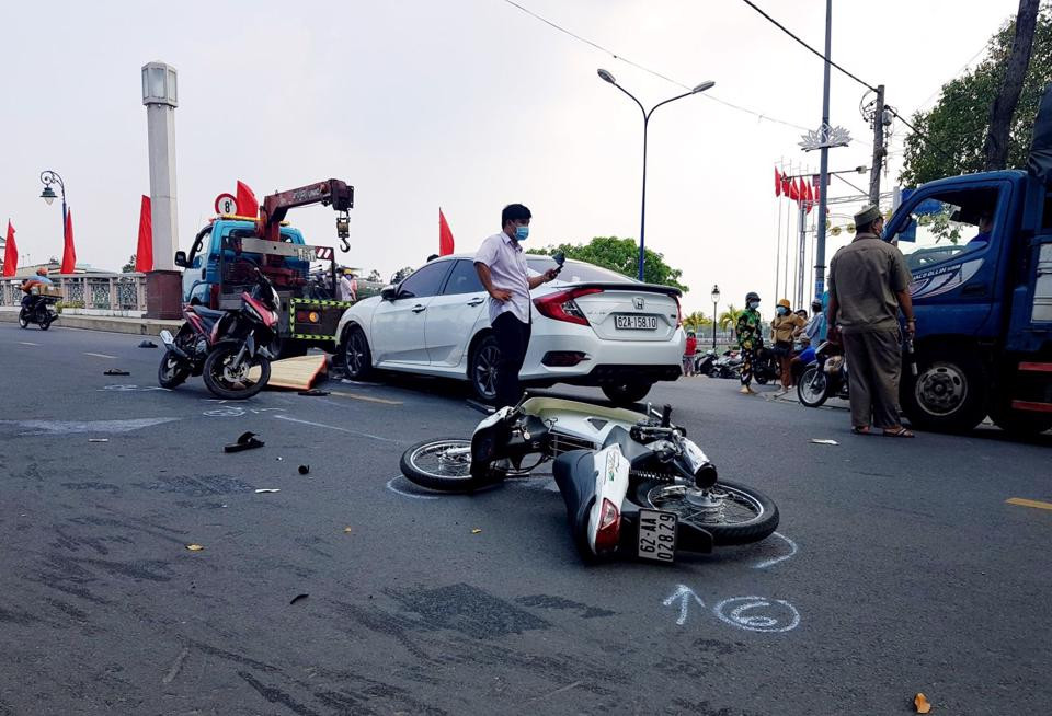 31 người thương vong vì TNGT trong ngày nghỉ lễ 2/5 31 nguoi thuong vong vi TNGT trong ngay nghi le 2/5