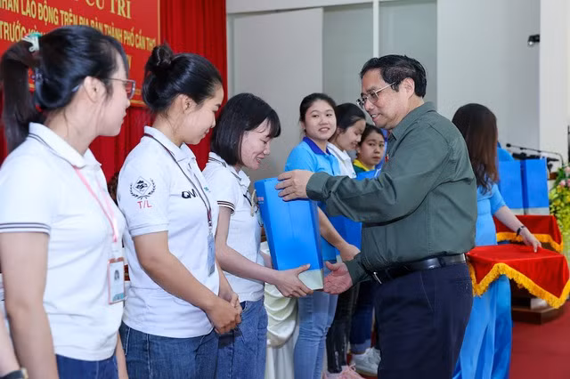 Thủ tướng: Tháo gỡ khó khăn, tạo việc làm cho người dân - Hình 3 Thu tuong: Thao go kho khan, tao viec lam cho nguoi dan-Hinh-3