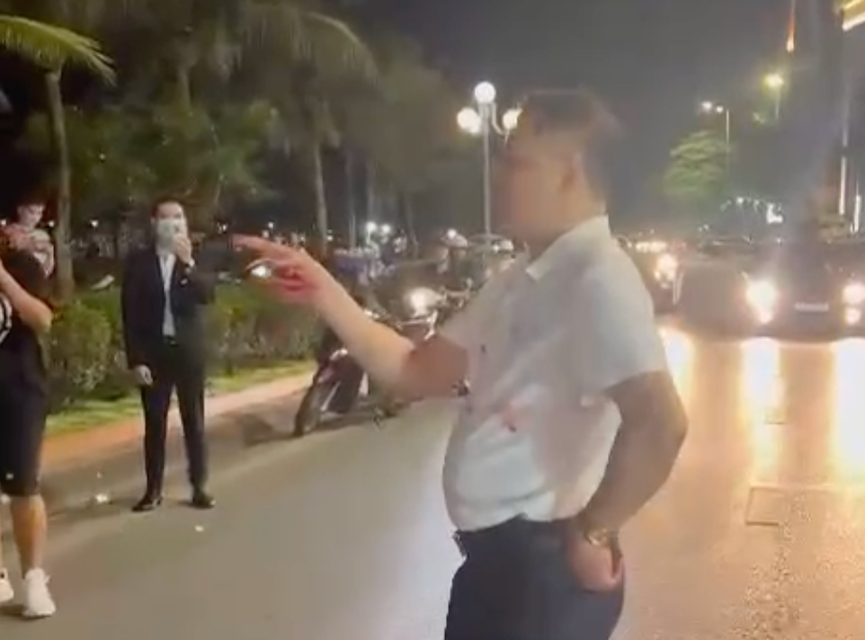 Canh cao, xem xet dieu chuyen Truong Cong an phuong Bai Chay